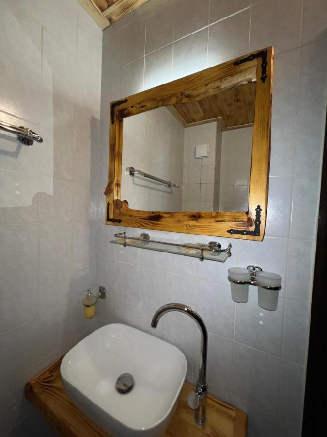 Nicole Hotel & Restaurant Samokov Esterno foto