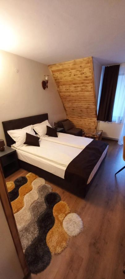 Nicole Hotel & Restaurant Samokov Esterno foto